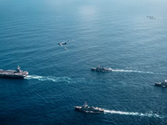 Navio petroleiro em alto-mar durante operação de monitoramento no Caribe em meio a bloqueio dos Estados Unidos contra exportações de petróleo da Venezuela