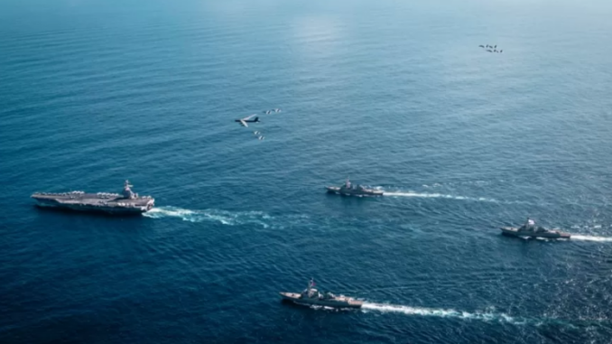 Navio petroleiro em alto-mar durante operação de monitoramento no Caribe em meio a bloqueio dos Estados Unidos contra exportações de petróleo da Venezuela