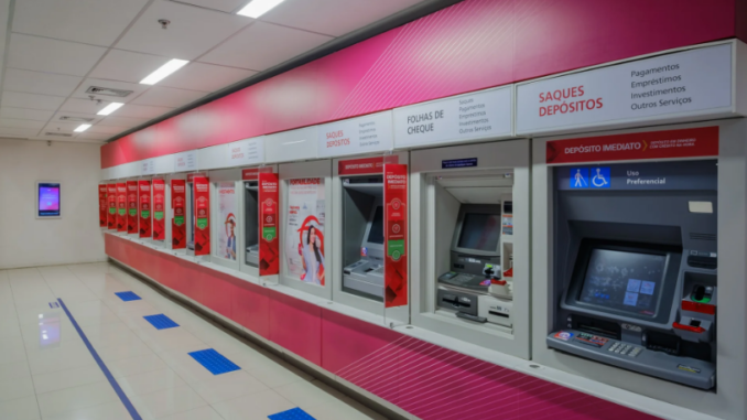 O Bradesco aprovou a distribuição de R$ 3,9 bilhões em proventos complementares aos seus acionistas, reforçando a política de remuneração adotada pelo banco.