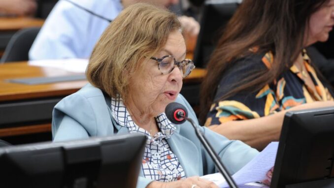 Deputada Lídice da Mata, relatora do projeto de lei na CCJ Fonte: Agência Câmara de Notícias