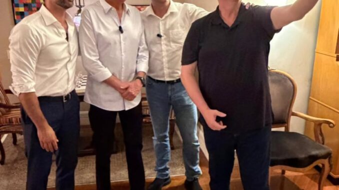 Ronaldo Caiado, Ratinho Júnior e Eduardo Leite participam de encontro político e posam para foto em registro divulgado nas redes sociais.